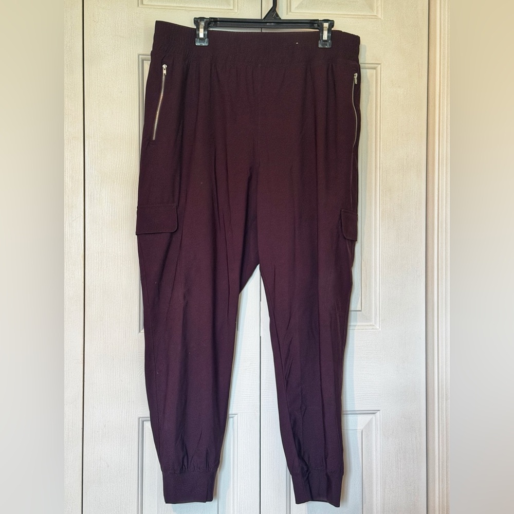 OLD NAVY HIGH-WAISTED SLEEKTECH CARGO JOGGERS